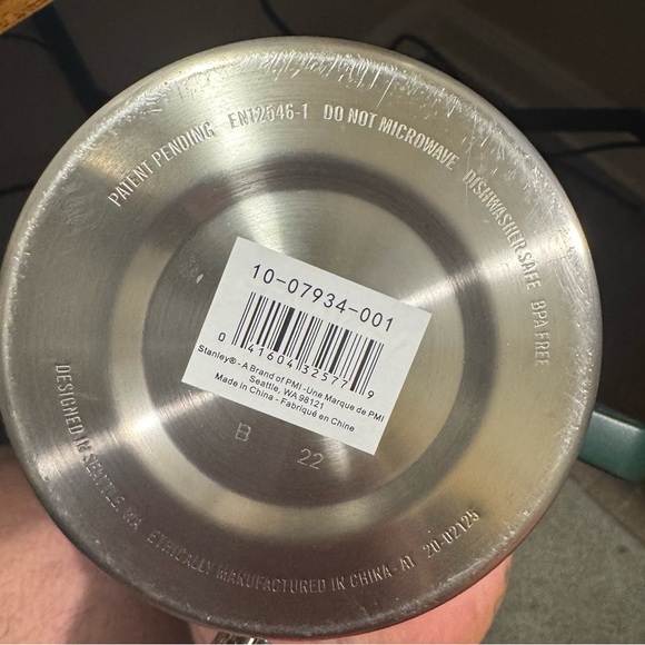 Stanley Classic Green Thermos - Picture 3 of 6